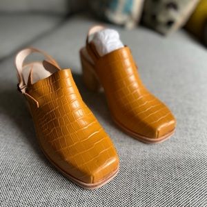 NWT Intentionally Blank Honcho Mule mustard yellow